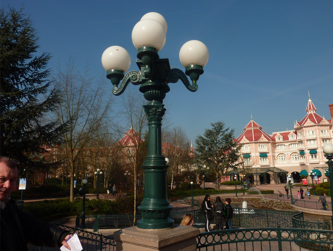 peinture d'un lampadaire à disney